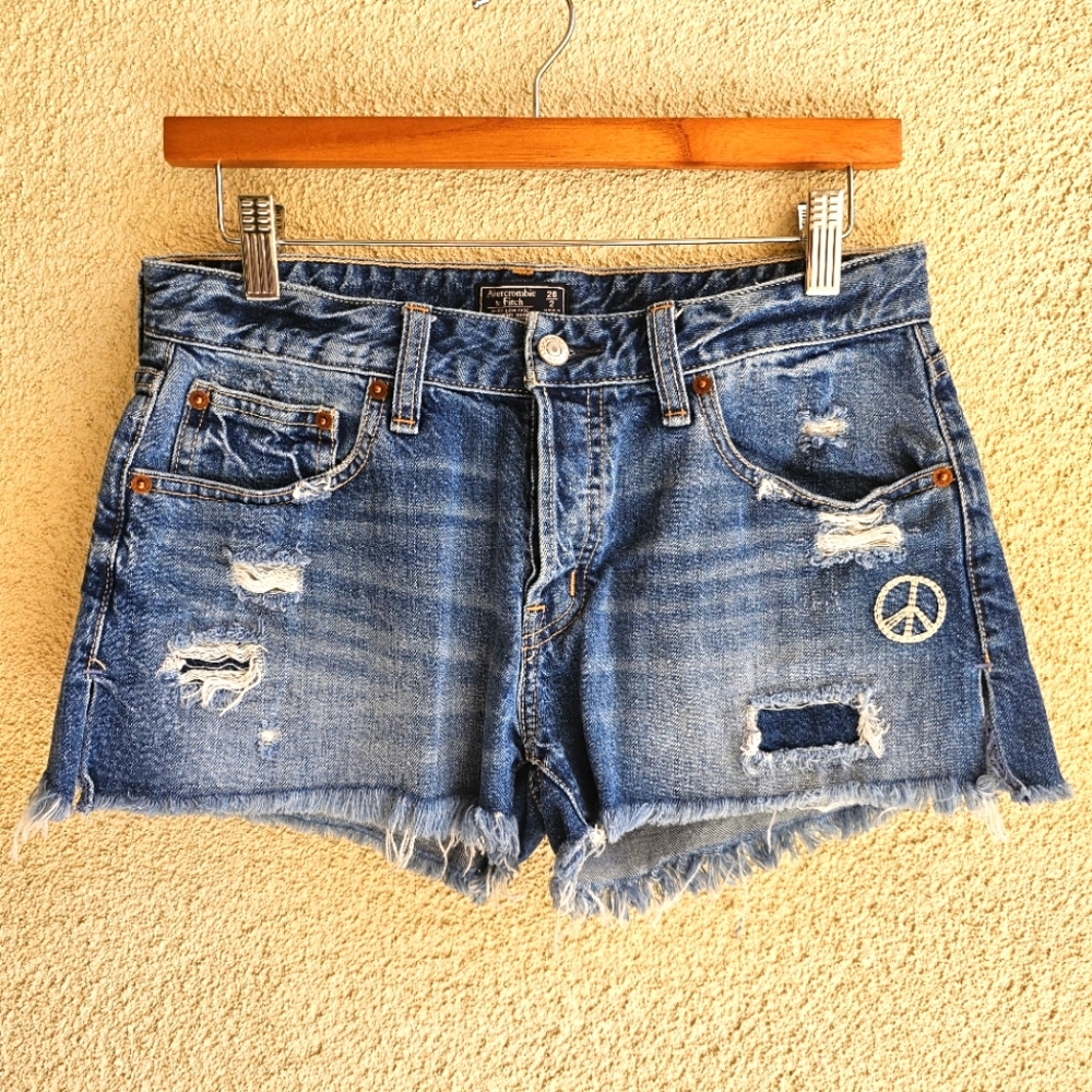 Abercrombie & Fitch Jean Denim BF Shorts Womens 26/2 Blue Embroidered Peace Sign